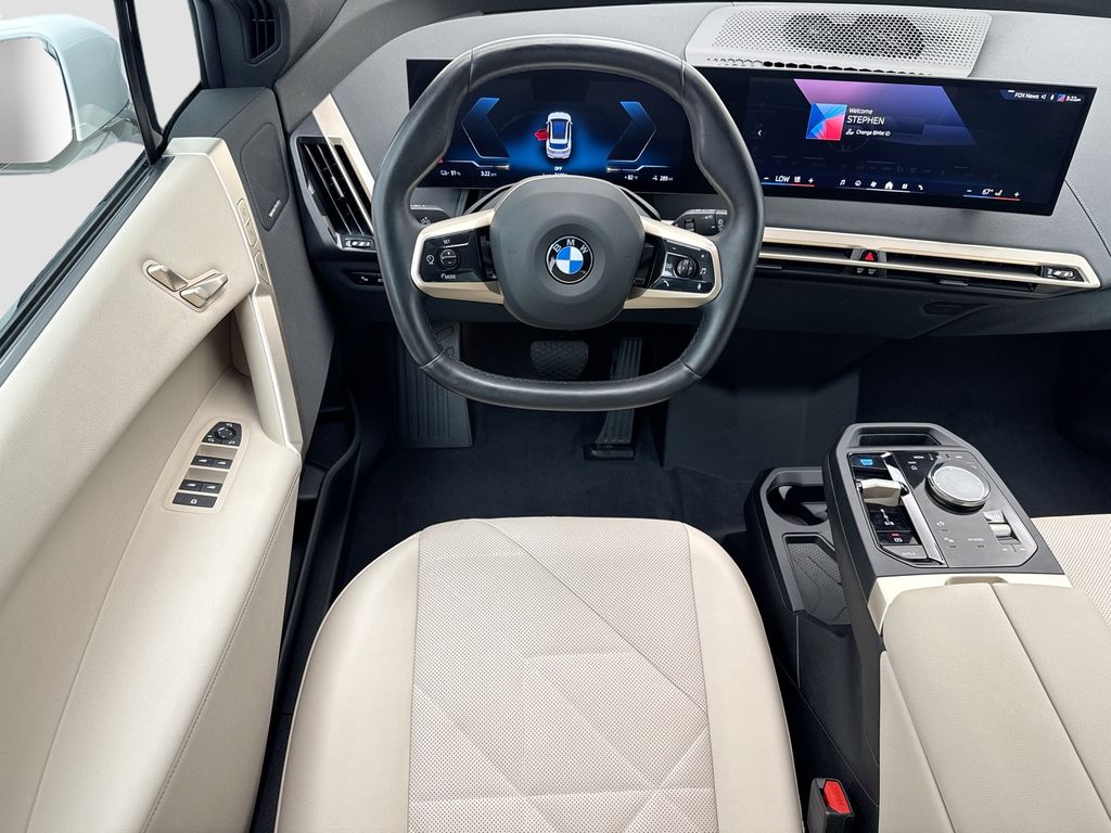 Thumbnail: 2026 BMW iX - 10