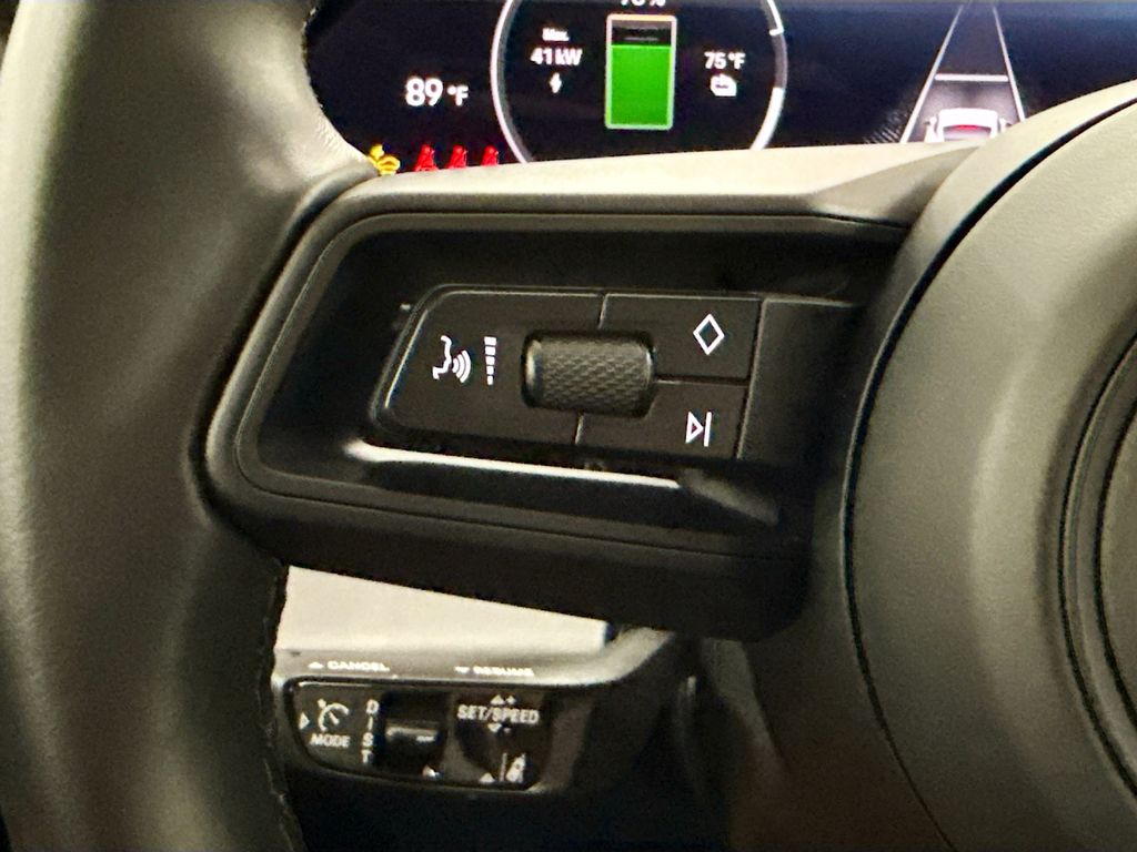 Thumbnail: 2025 Porsche Taycan - 13