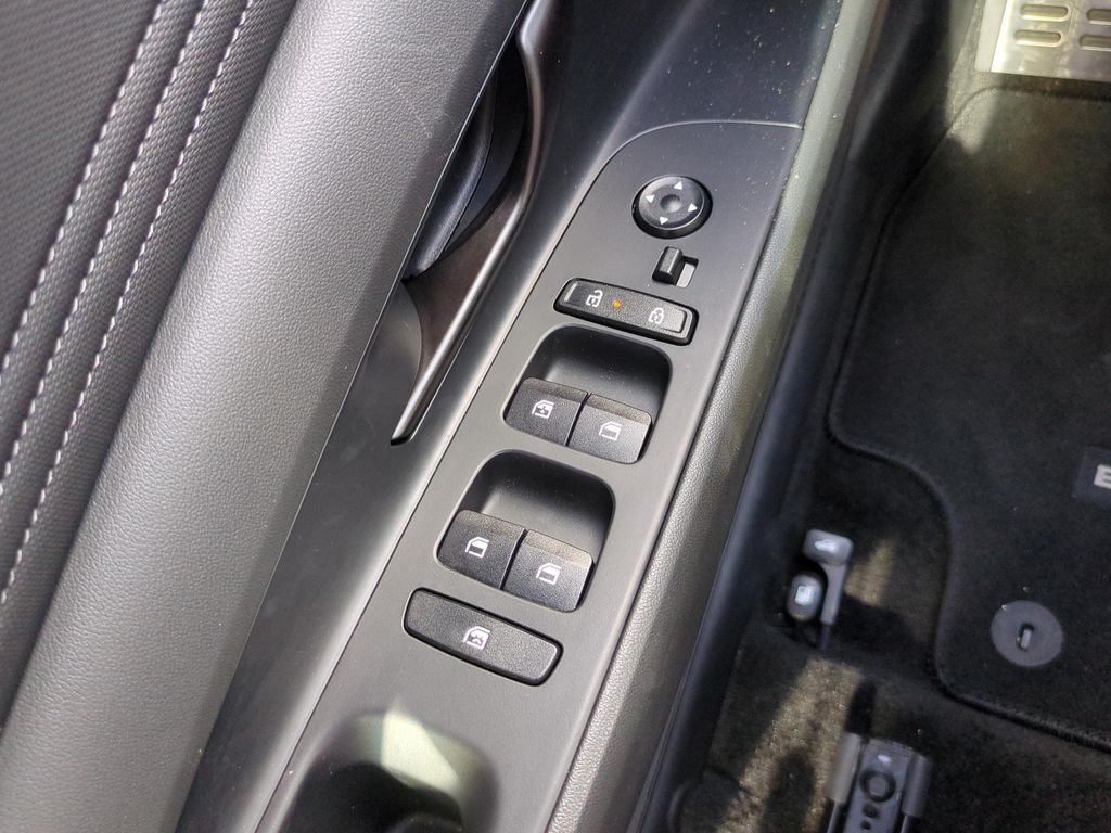 Used 2026 White Hyundai SEL Sport image 16
