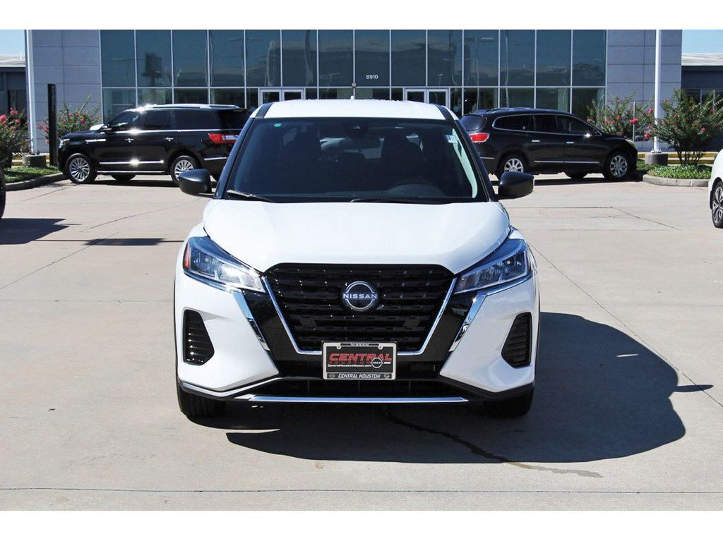 2025 Nissan Kicks Play S White at South Houston Nissan