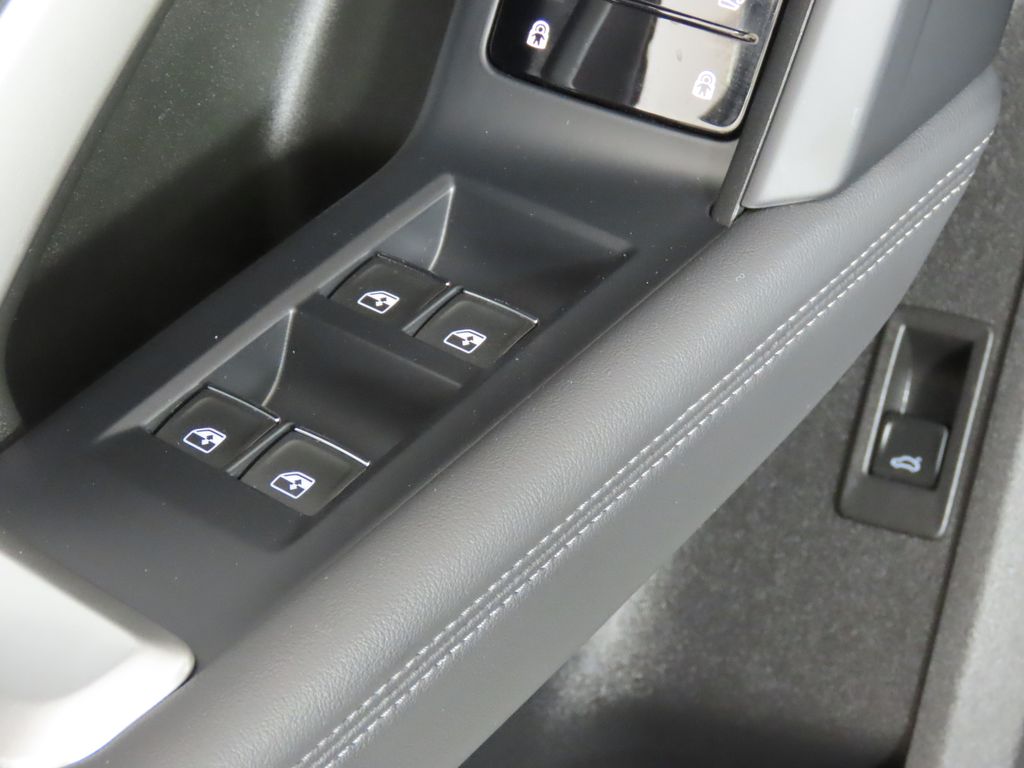 Thumbnail: 2025 Audi Q5 - 30