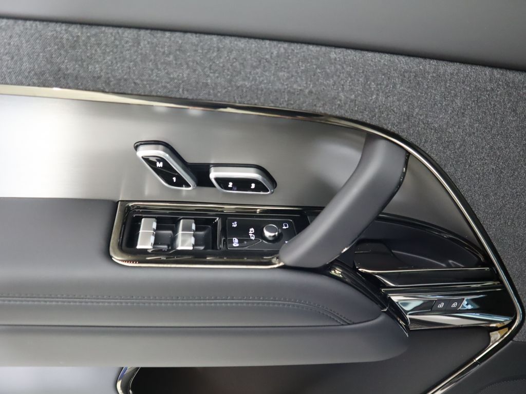 Thumbnail: 2025 Land Rover Range Rover Sport - 24