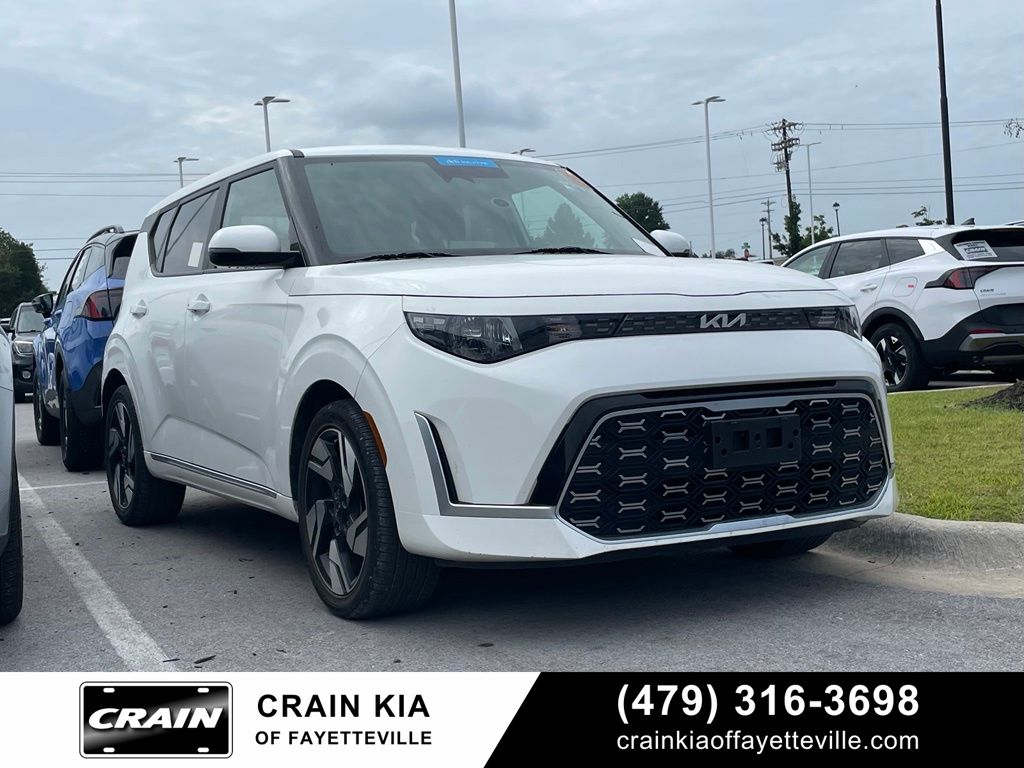 Snow White Pearl 2023 Kia Soul SUV / Crossover Front-Wheel Drive Continuously Variable Transmission