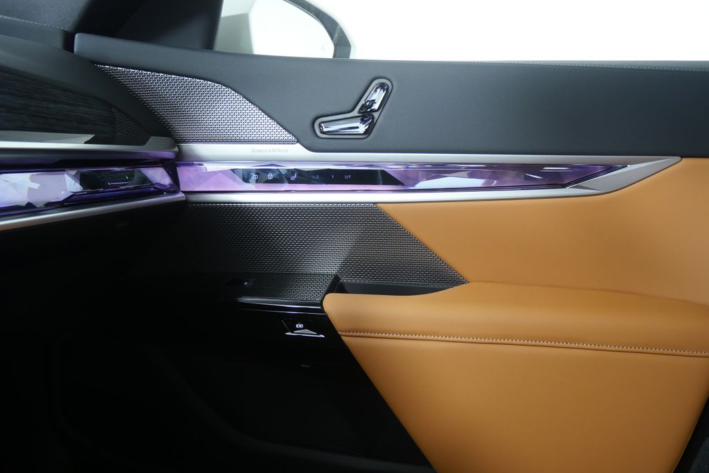 Thumbnail: 2026 BMW 7 Series - 25