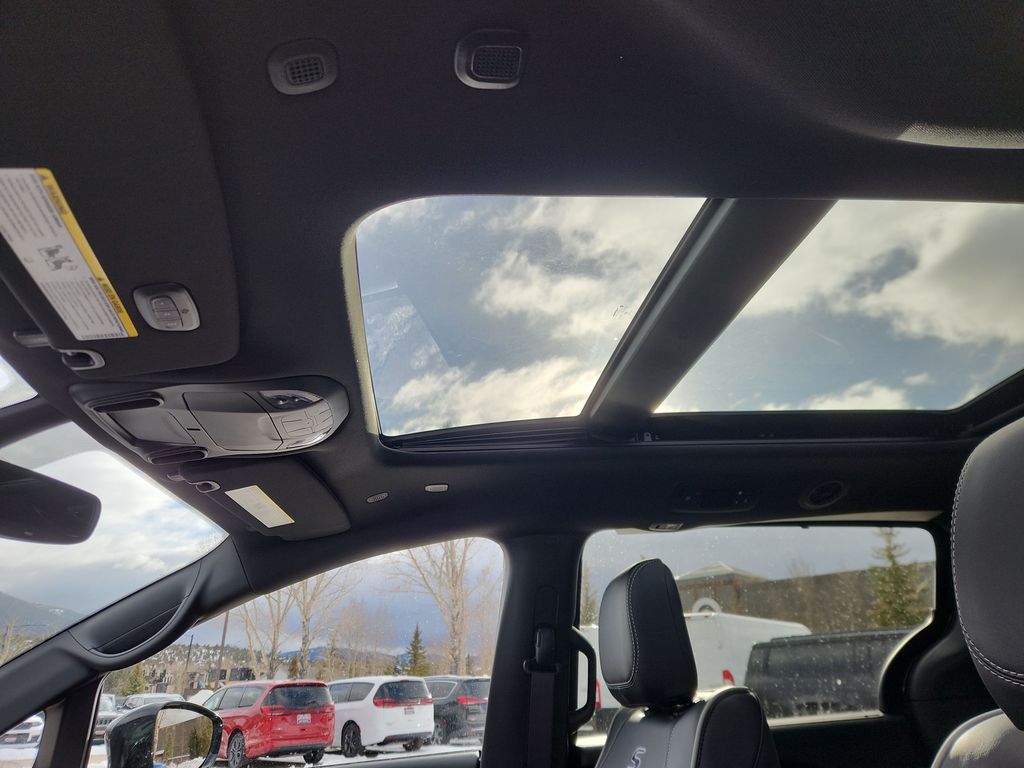 2026 Chrysler Pacifica Limited - Photo 21