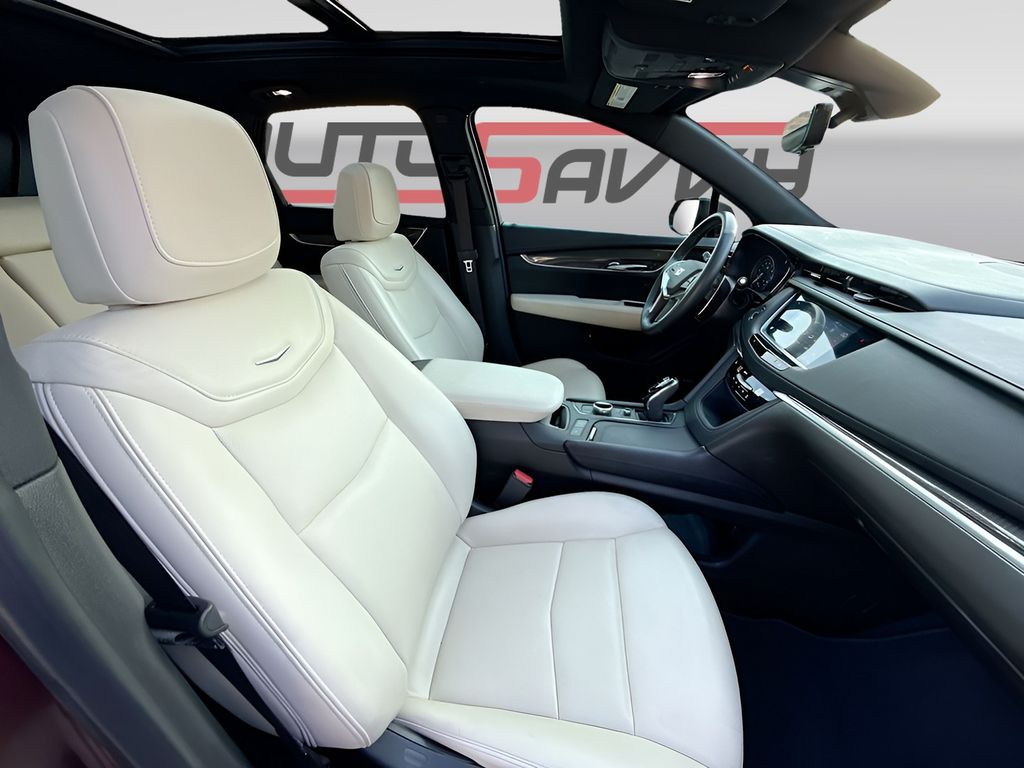 Used 2022 Red Cadillac Sport image 28