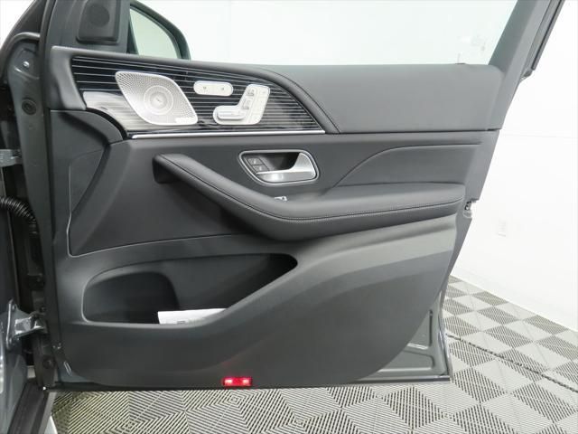 Thumbnail: 2025 Mercedes-Benz GLE - 26