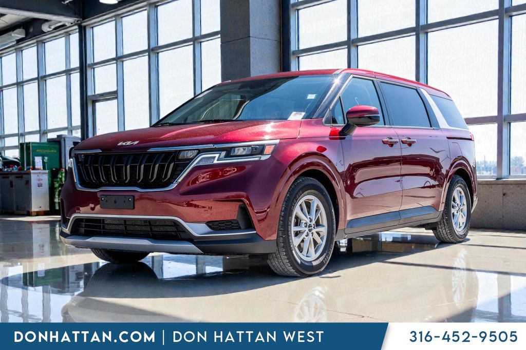 2024 Kia Carnival LX FWD