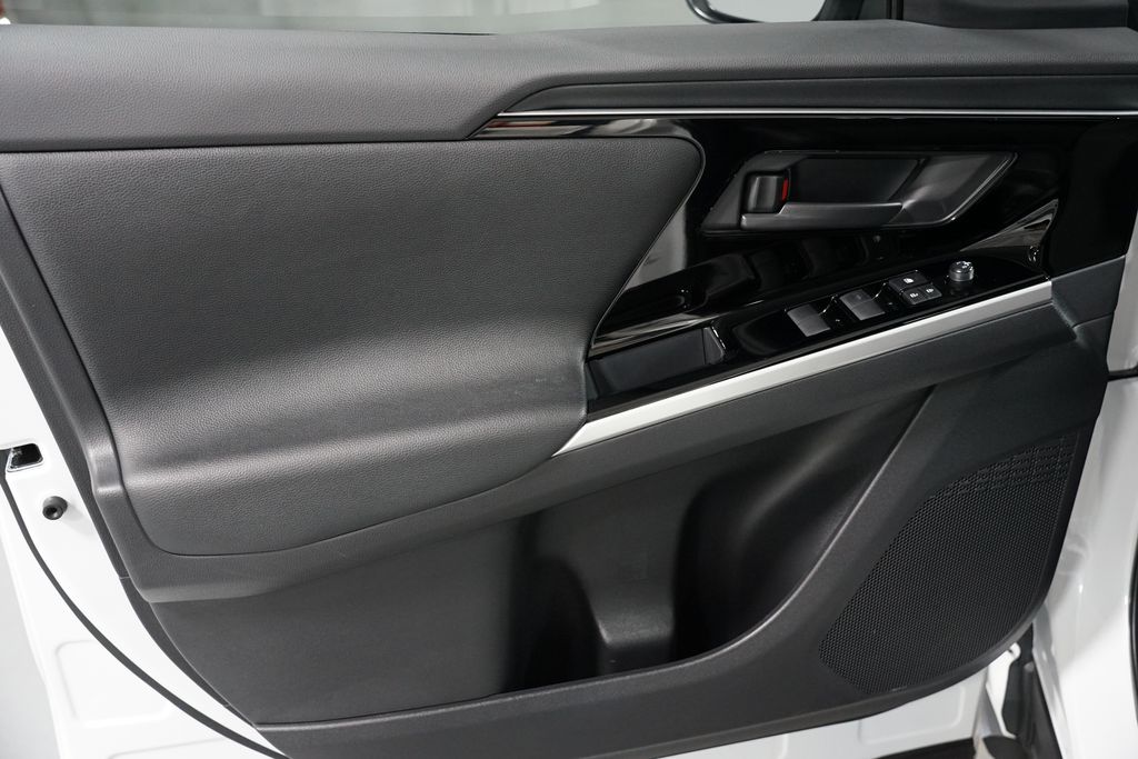 Thumbnail: 2024 Toyota bZ4X - 27