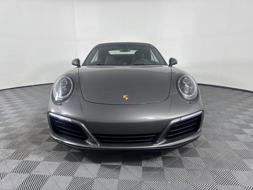 Thumbnail: 2017 Porsche 911 - 2