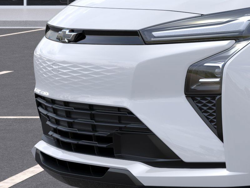 New 2027 Summit White Chevrolet LT image 13
