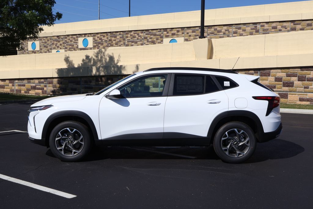Thumbnail: 2026 Chevrolet Trax - 4