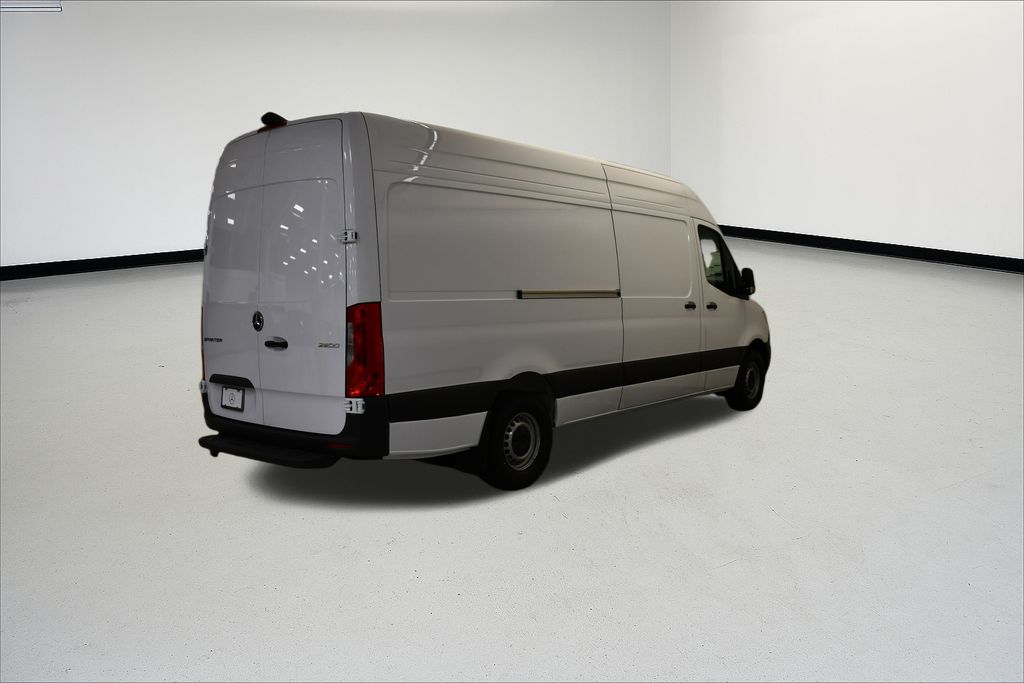 Thumbnail: 2026 Mercedes-Benz Sprinter - 8