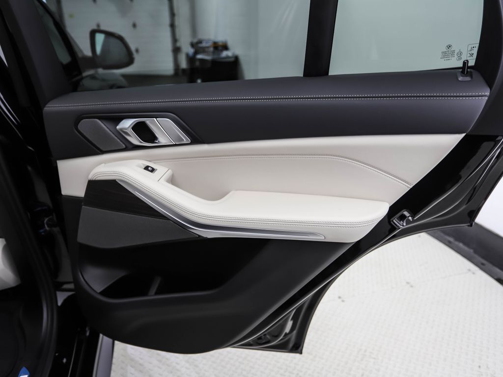 2026 BMW X5 xDrive50e 23