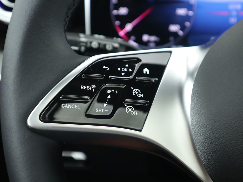 2025 Mercedes-Benz GLC 300 12