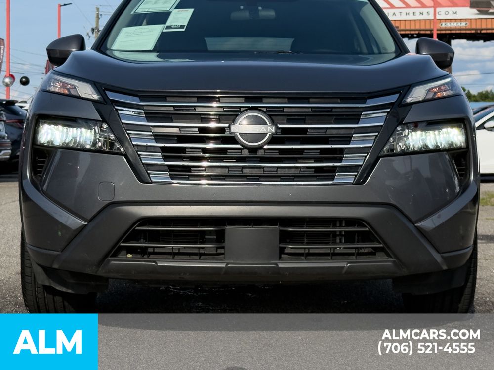 Used 2025 Gray Nissan SV image 6