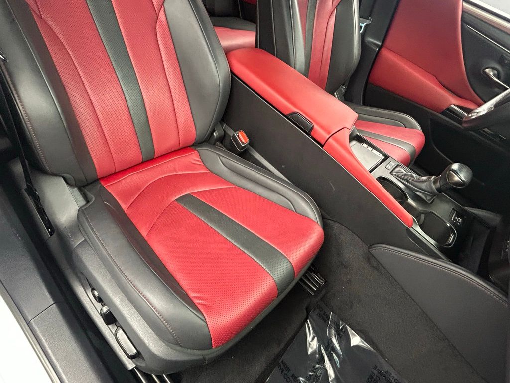 Used 2023 White Lexus 300h image 30