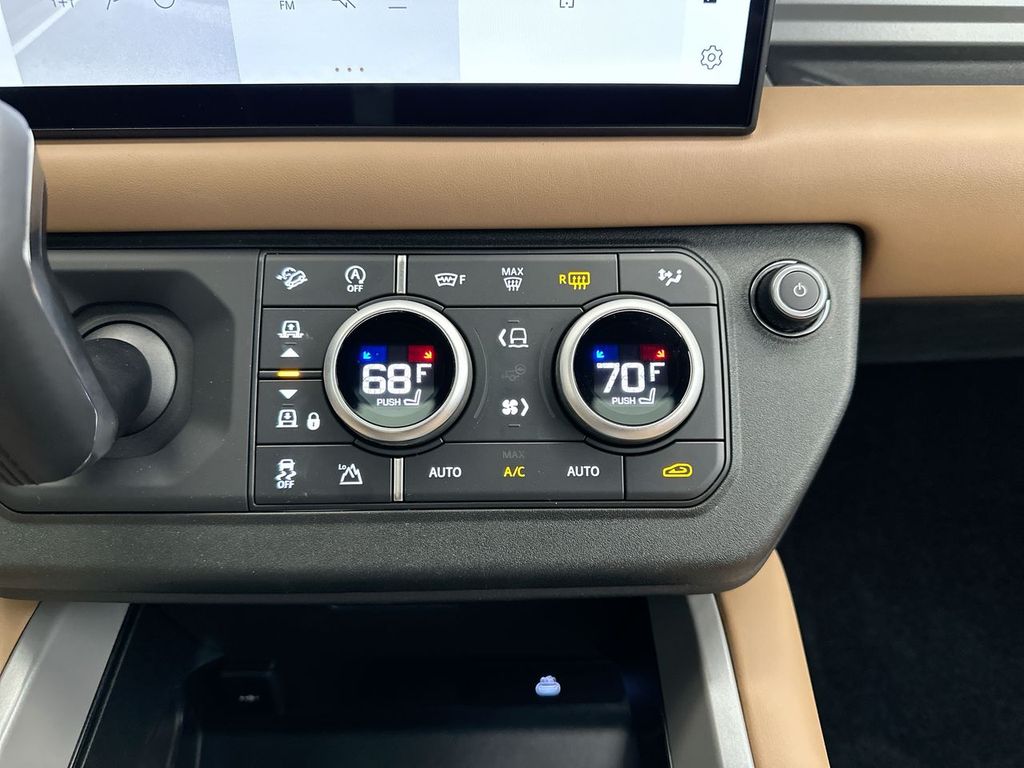 2025 Land Rover Defender 130 14