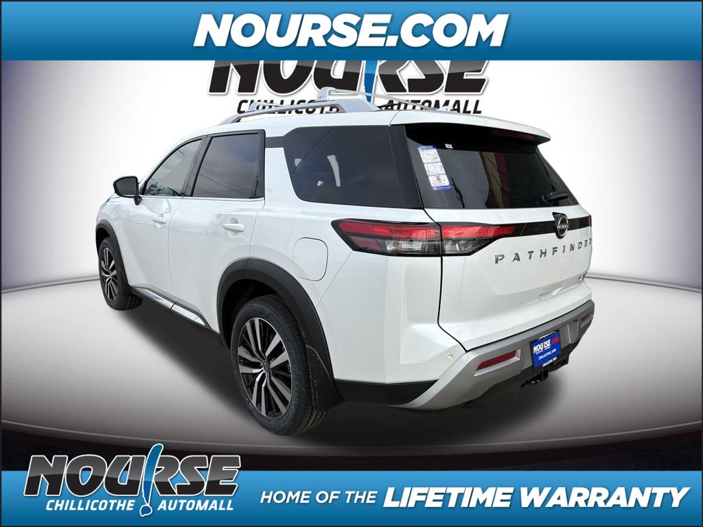 2025 Nissan Pathfinder Platinum photo