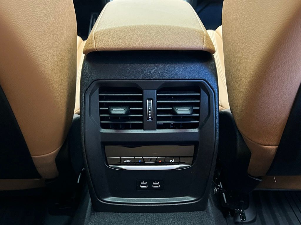 Thumbnail: 2025 BMW 3 Series - 9