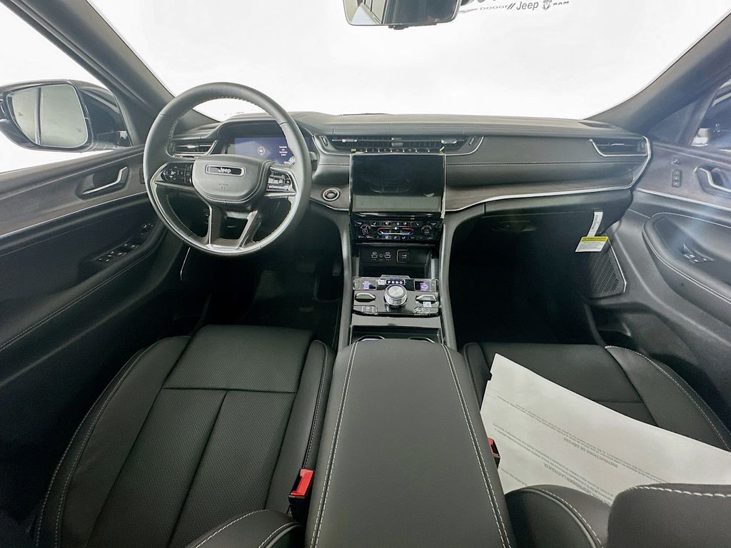 New 2025 Silver Jeep Overland image 9