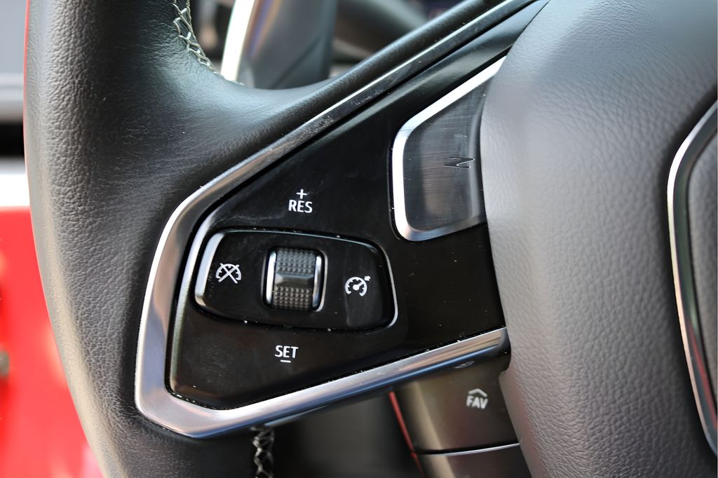 Used 2022 Red Chevrolet Stingray image 23