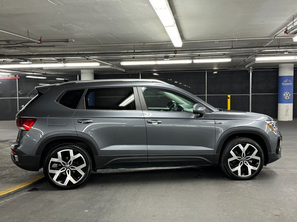 2022 Volkswagen Taos 1.5T SEL 35