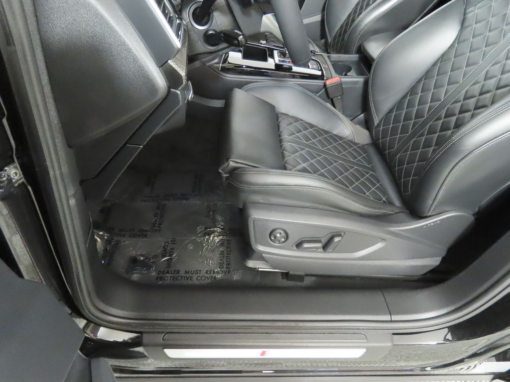 Thumbnail: 2023 Audi SQ5 - 32