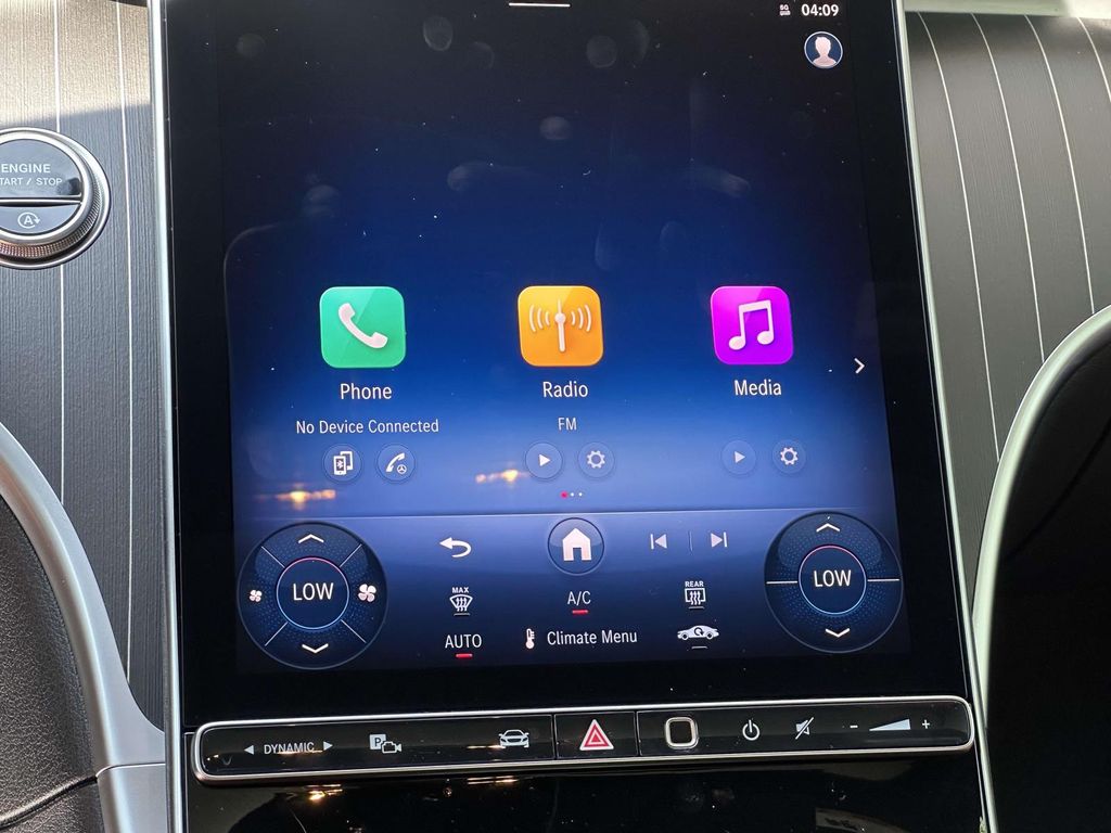 Thumbnail: 2025 Mercedes-Benz C-Class - 9