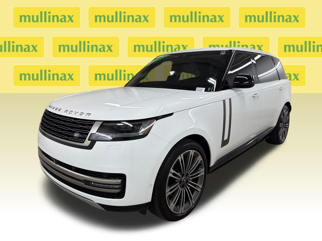 Used 2025  Land Rover SE image 13