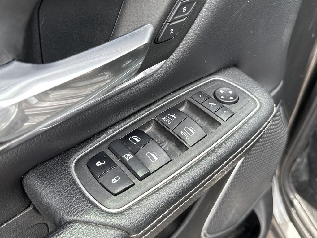 2022 Ram 1500 Laramie - 10