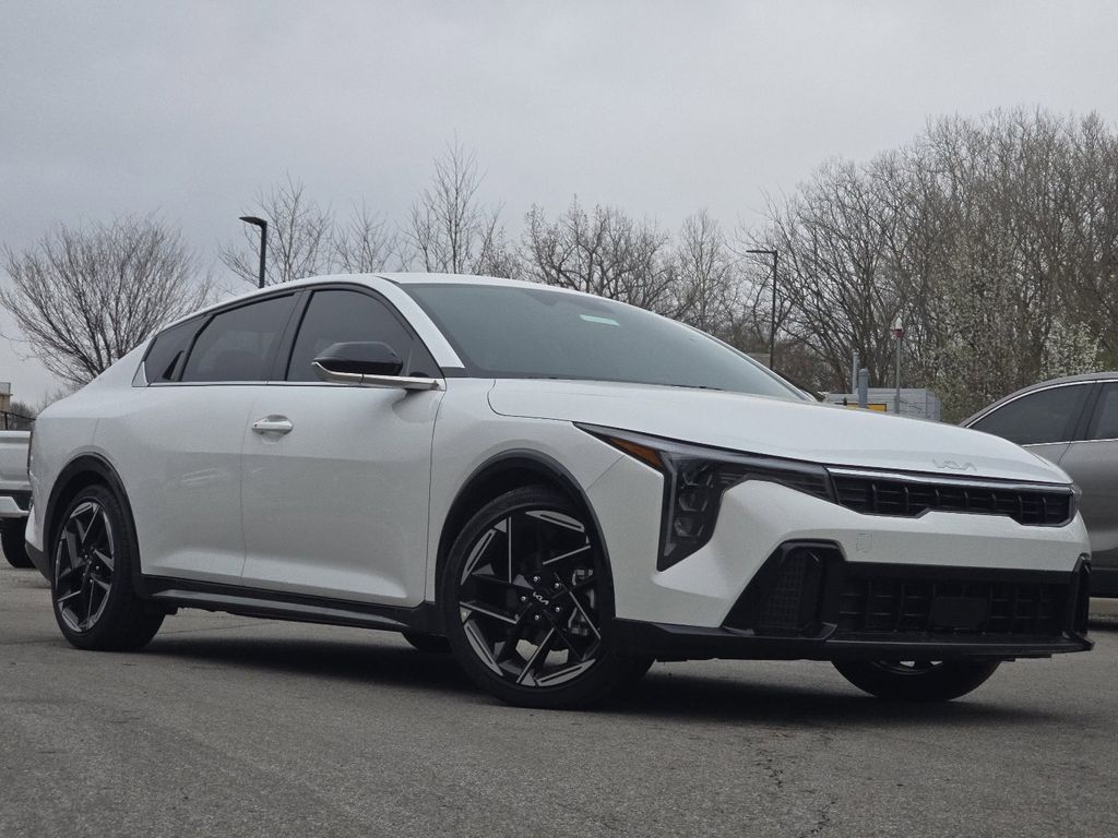 Snow White Pearl 2025 Kia K4 GT-Line FWD Sedan Front-Wheel Drive Continuously Variable Transmission