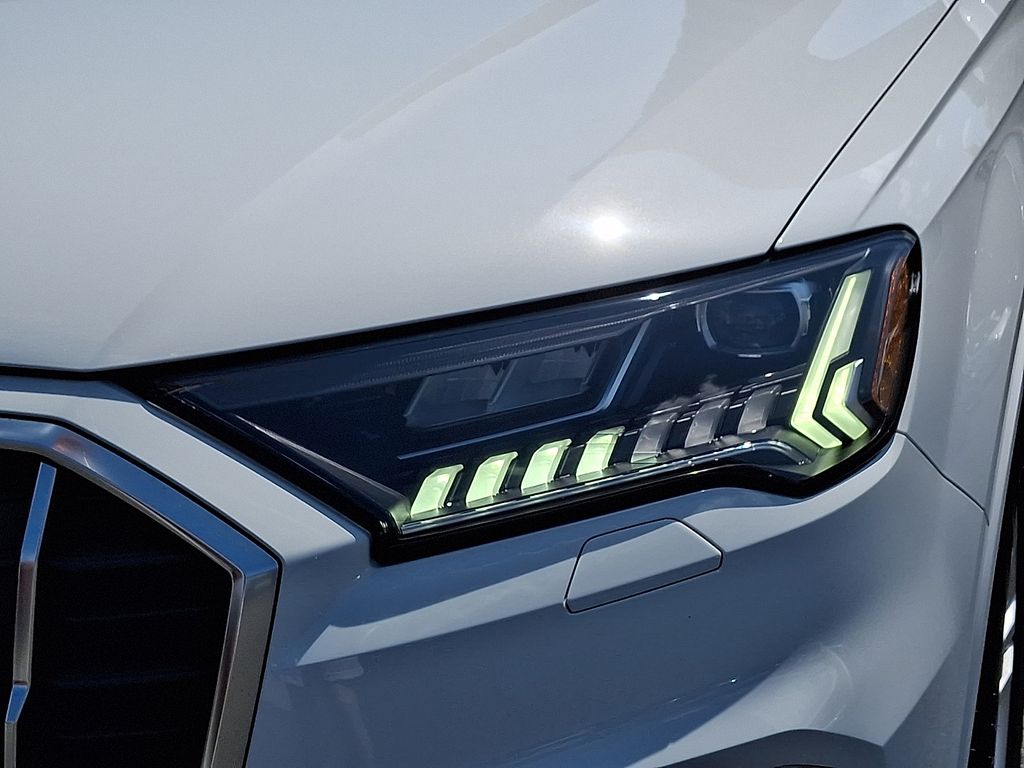 Thumbnail: 2023 Audi Q7 - 9