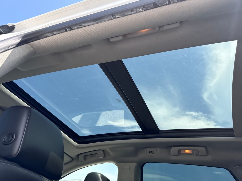 Used 2016 White Cadillac Performance image 8