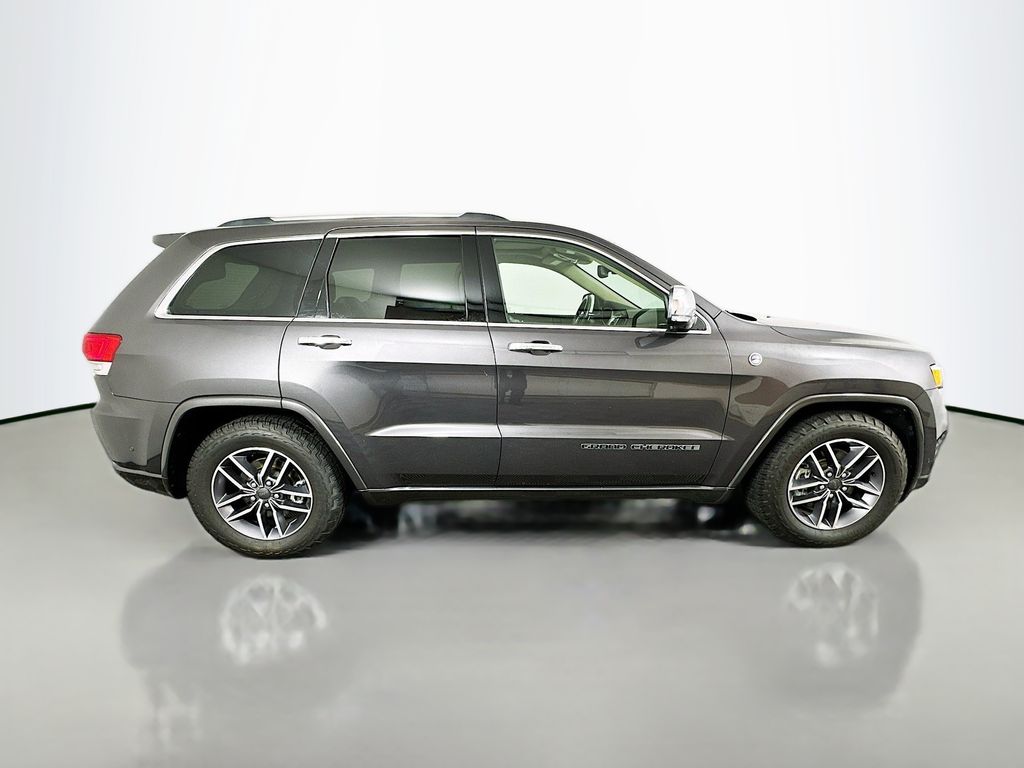 Thumbnail: 2020 Jeep Grand Cherokee - 4