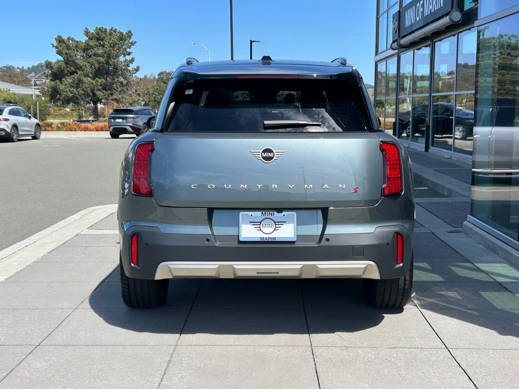 Thumbnail: 2027 MINI Cooper Countryman - 4