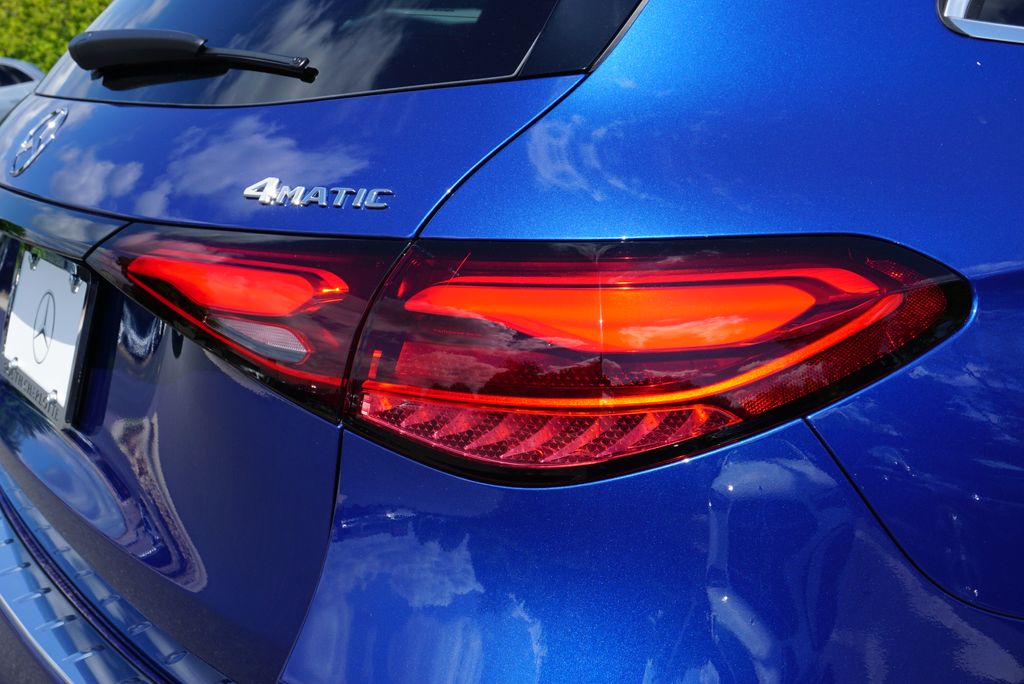 Thumbnail: 2025 Mercedes-Benz GLC - 17