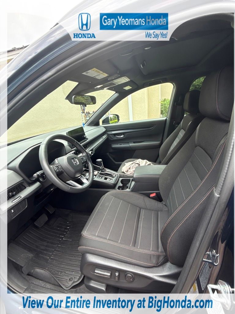 View vehicle photo 7