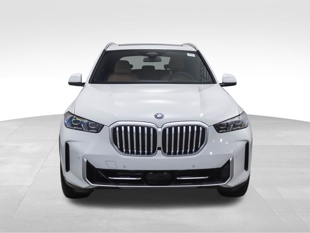 2025 BMW X5 xDrive50e 8