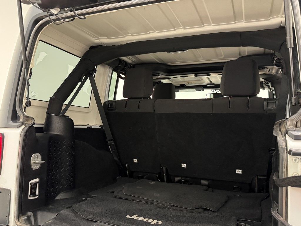 Thumbnail: 2014 Jeep Wrangler - 16