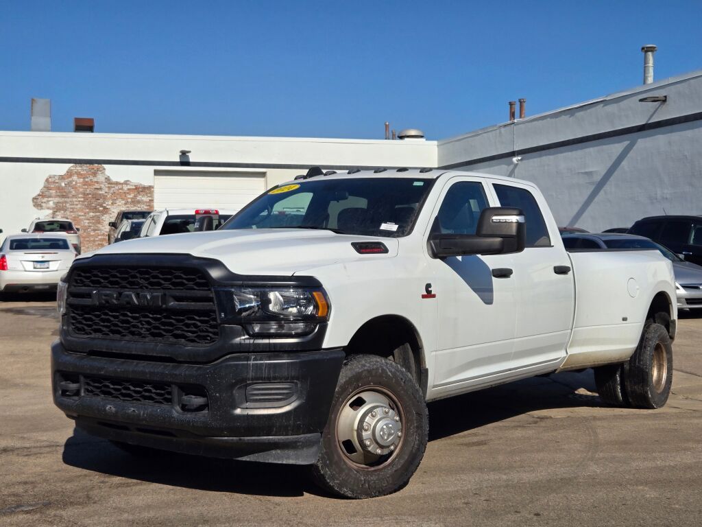 2024 RAM 3500 Tradesman Crew Cab LB DRW 4WD