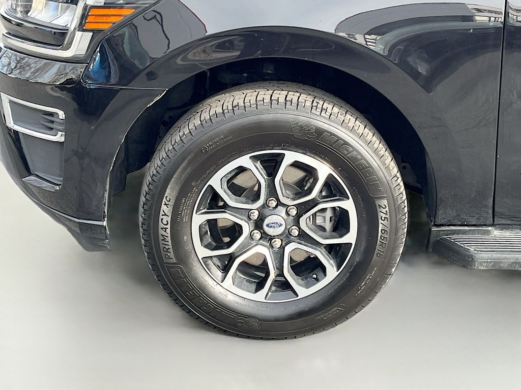 Used 2024 Black Ford XLT image 32