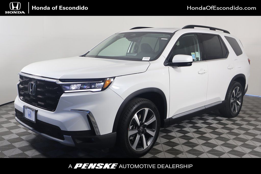 2025 Honda Pilot Touring -
                Escondido, CA