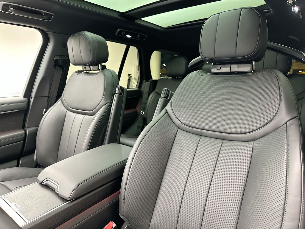 Thumbnail: 2026 Land Rover Range Rover - 10