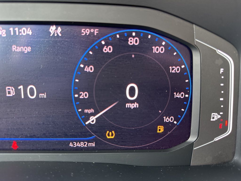 Used 2021 Black Volkswagen SEL image 12