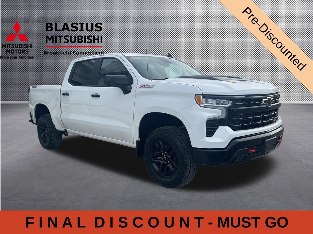 Summit White 2024 Chevrolet Silverado 1500 LT Trail Boss Crew Cab 4WD Pickup Truck Four-Wheel Drive Automatic