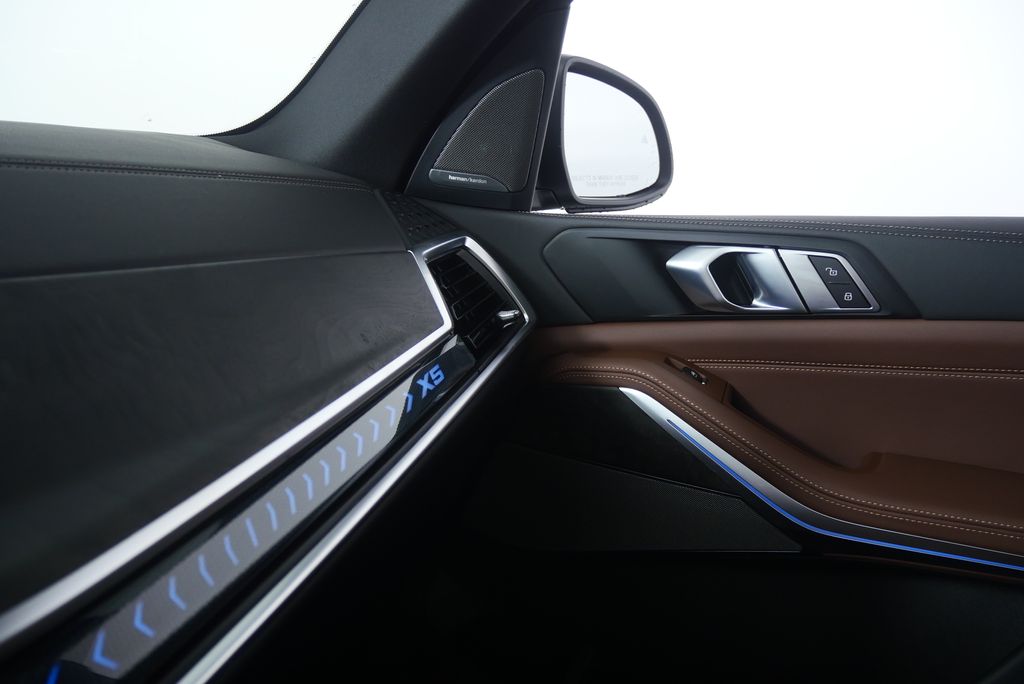 Thumbnail: 2026 BMW X5 - 24