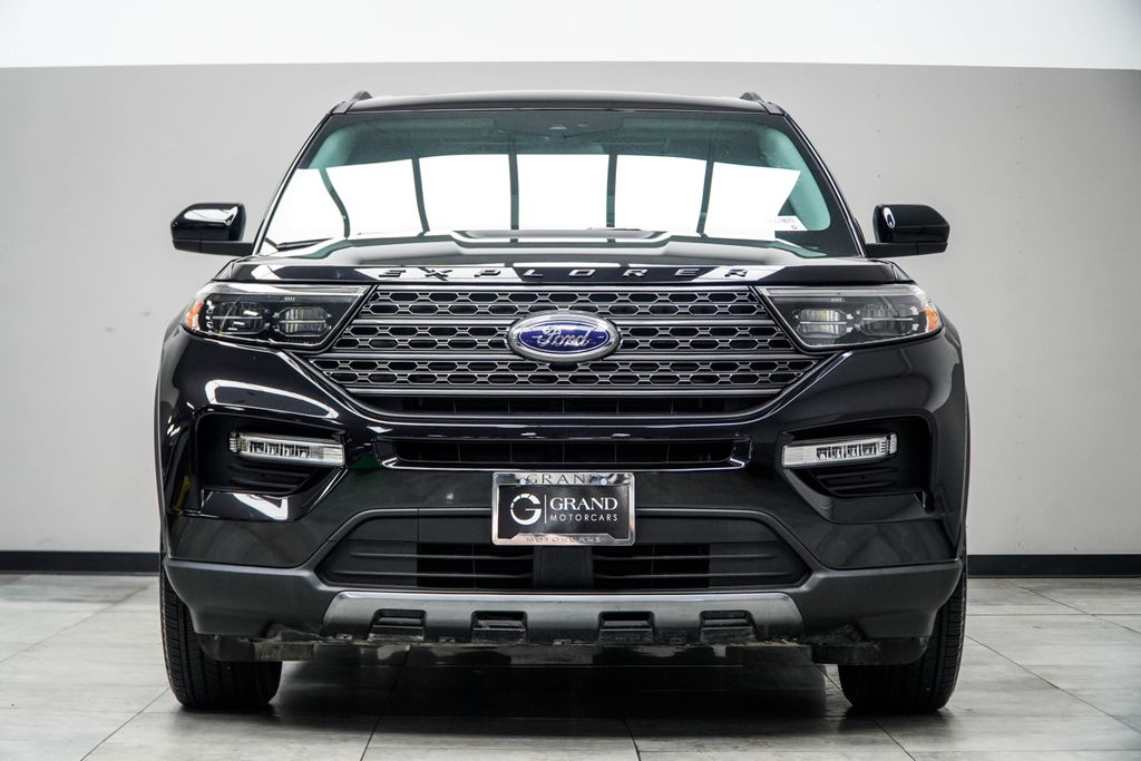 View vehicle photo 7