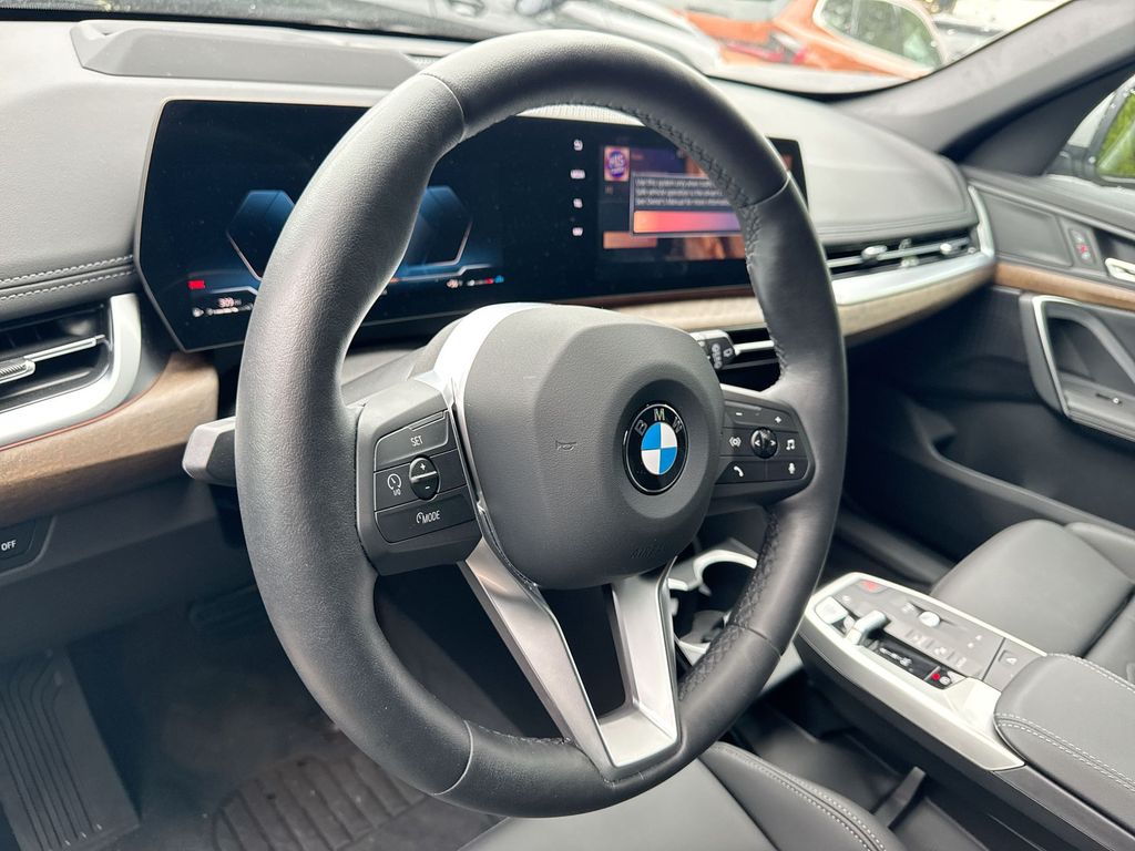 2025 BMW X1 xDrive28i 3