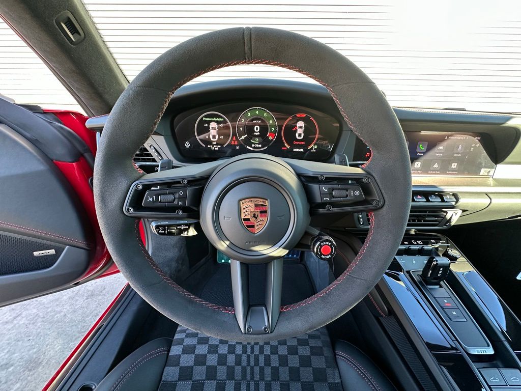 Thumbnail: 2026 Porsche 911 - 17